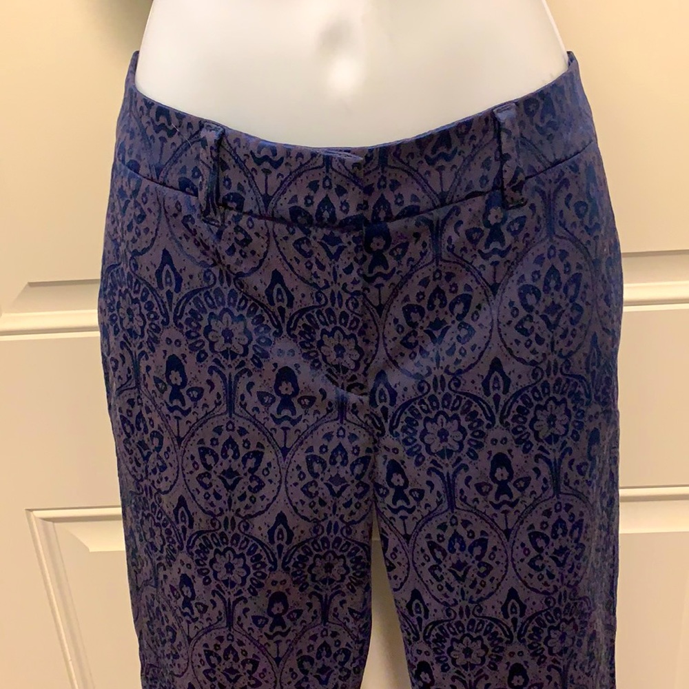 White House Black Market Size 2 navy batik pants